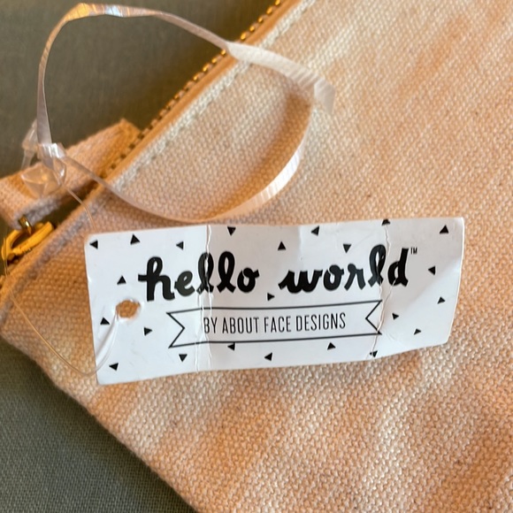 NWT Hello World make up bag - Picture 3 of 5